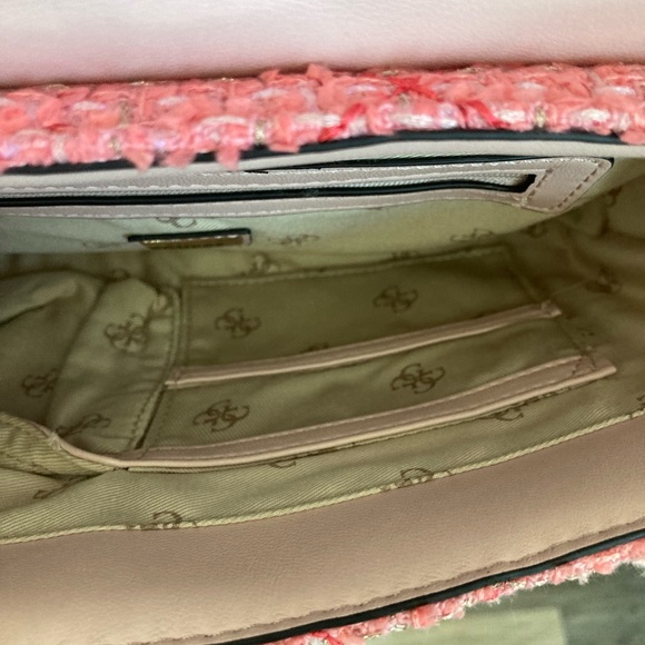 A beautiful new Guess cross body purse. - Picture 5 of 11
